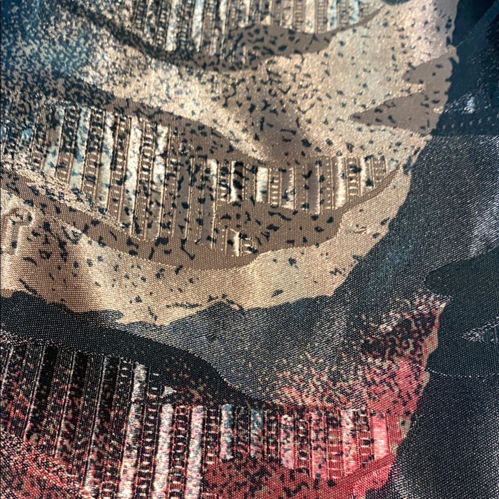 Abstract Patterned Women's Accessory - Picture 6 of 6